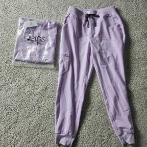 FIGS NWT Lavender Haze Jogger Scrub Set